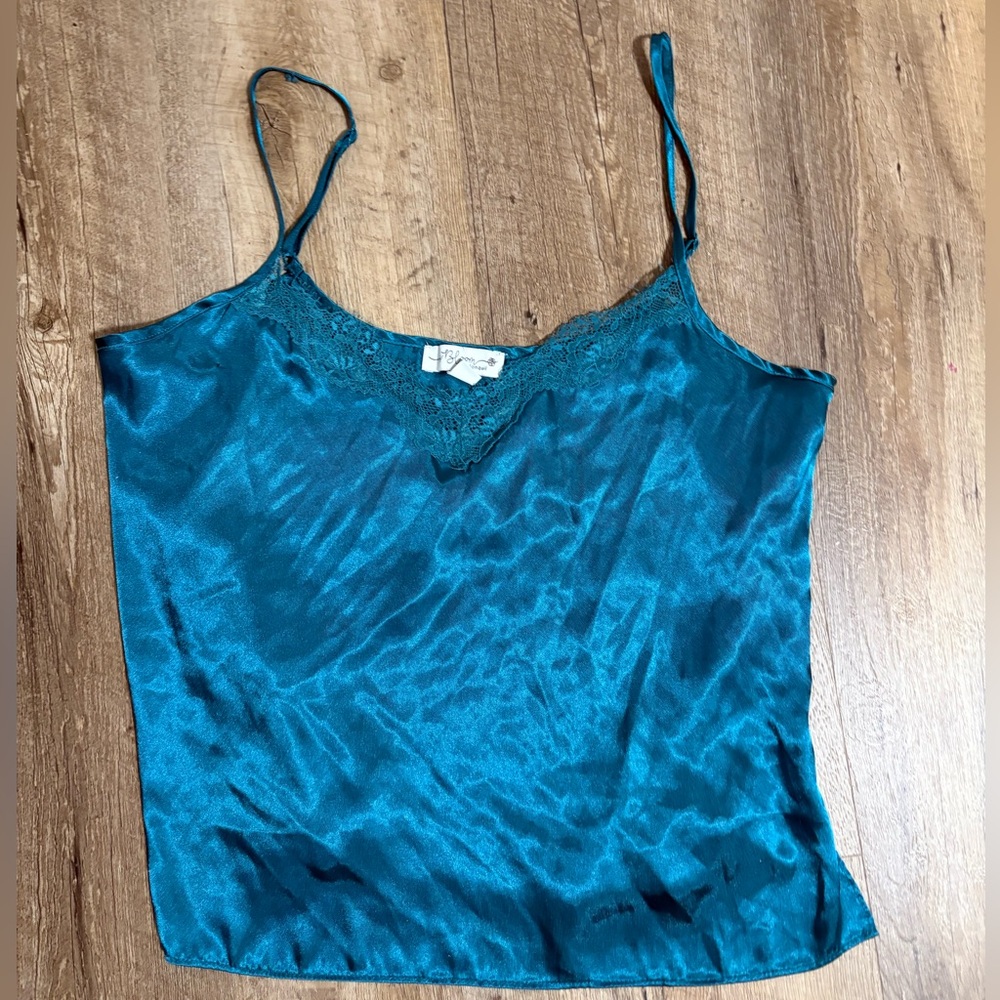 -silk and lace top
more green/ teal in person
